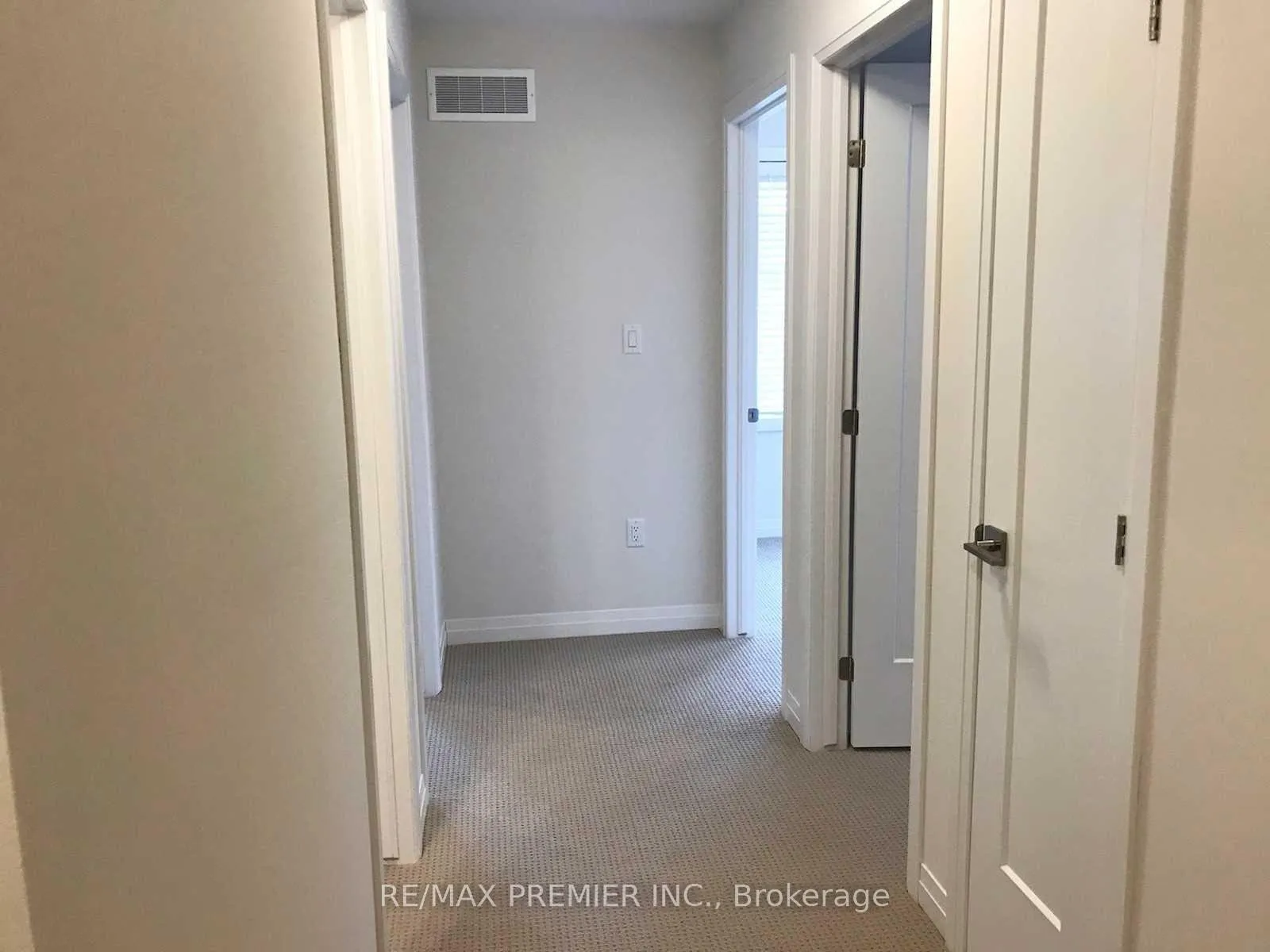 Photo 8 of 60 Farley Lane, Hamilton, Ancaster — HOMEH