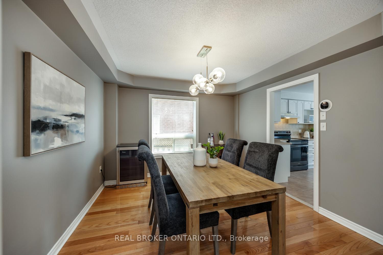 Photo 10 of 36 West Side Drive, Clarington, Bowmanville — HOMEH