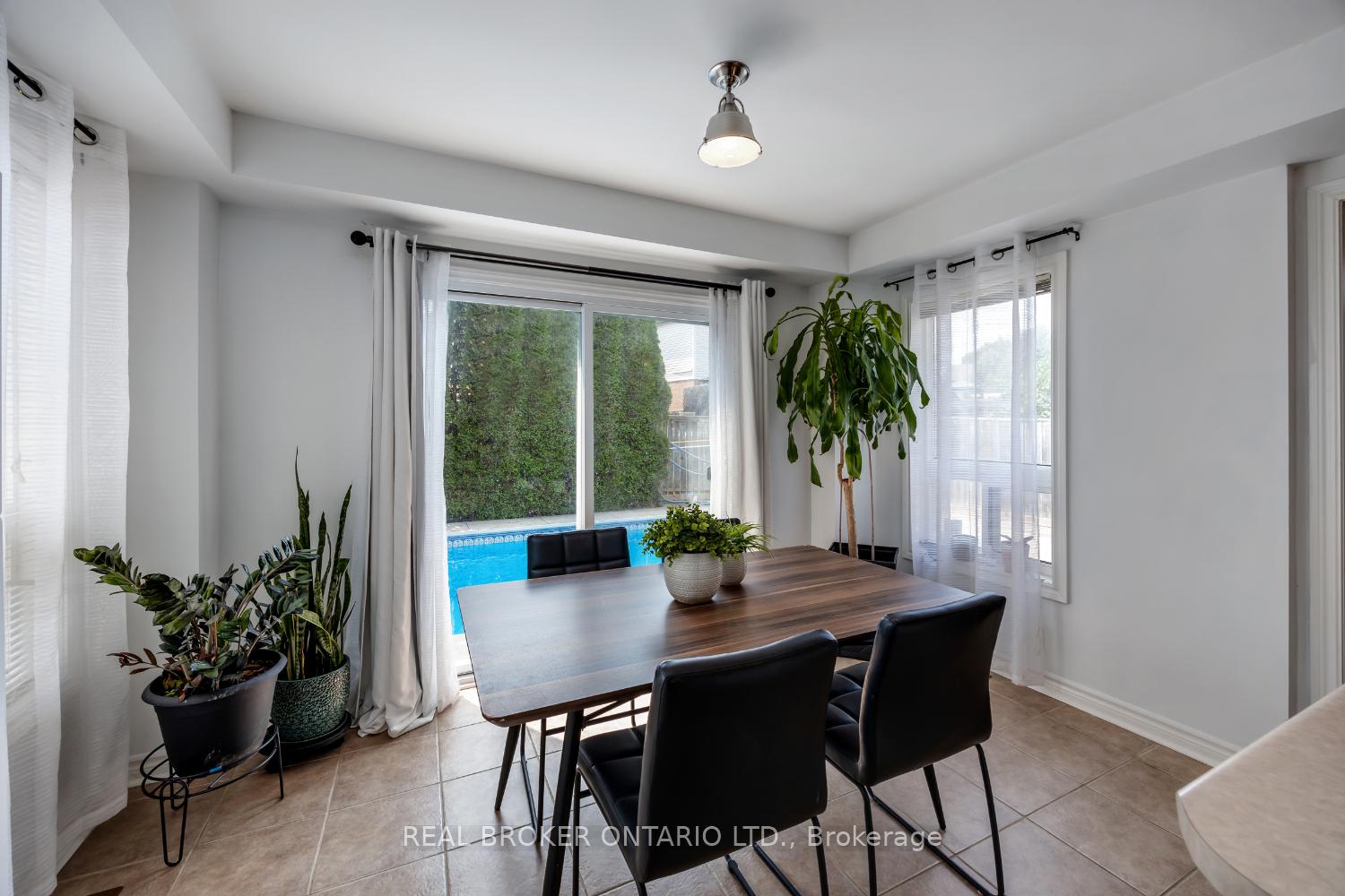 Photo 18 of 36 West Side Drive, Clarington, Bowmanville — HOMEH