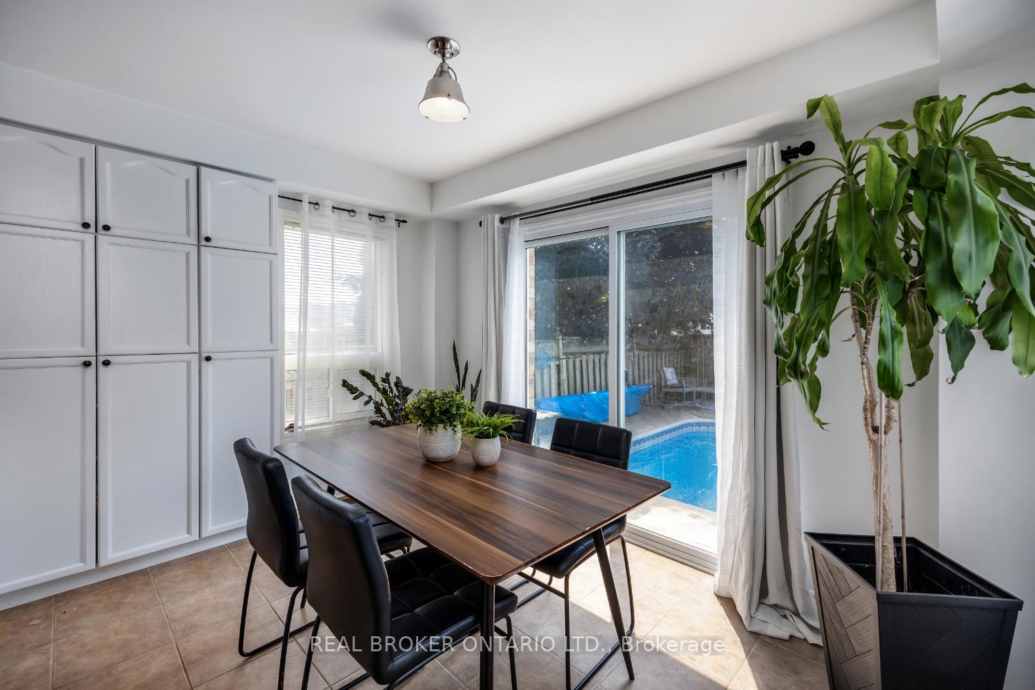Photo 19 of 36 West Side Drive, Clarington, Bowmanville — HOMEH