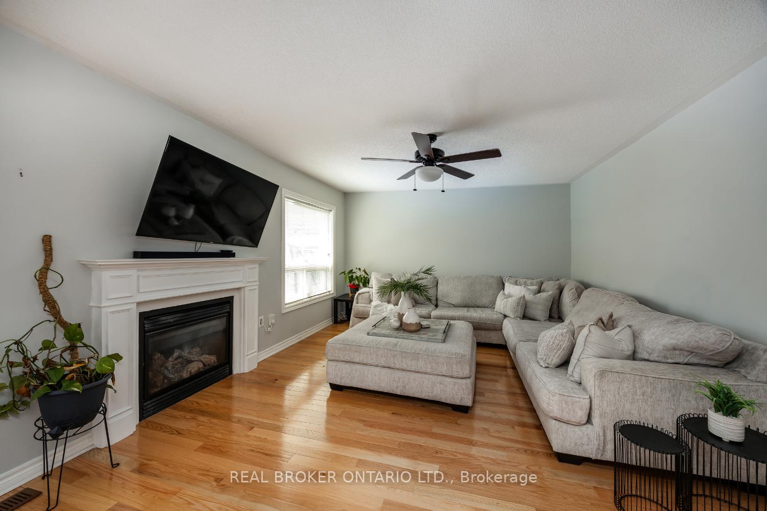 Photo 21 of 36 West Side Drive, Clarington, Bowmanville — HOMEH