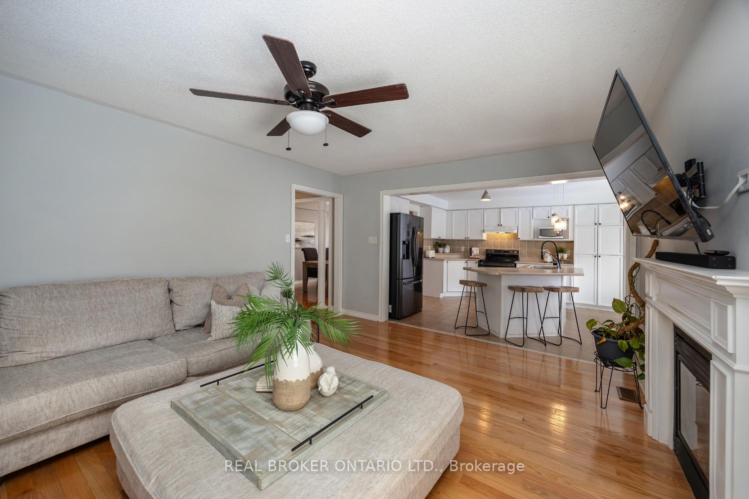 Photo 22 of 36 West Side Drive, Clarington, Bowmanville — HOMEH