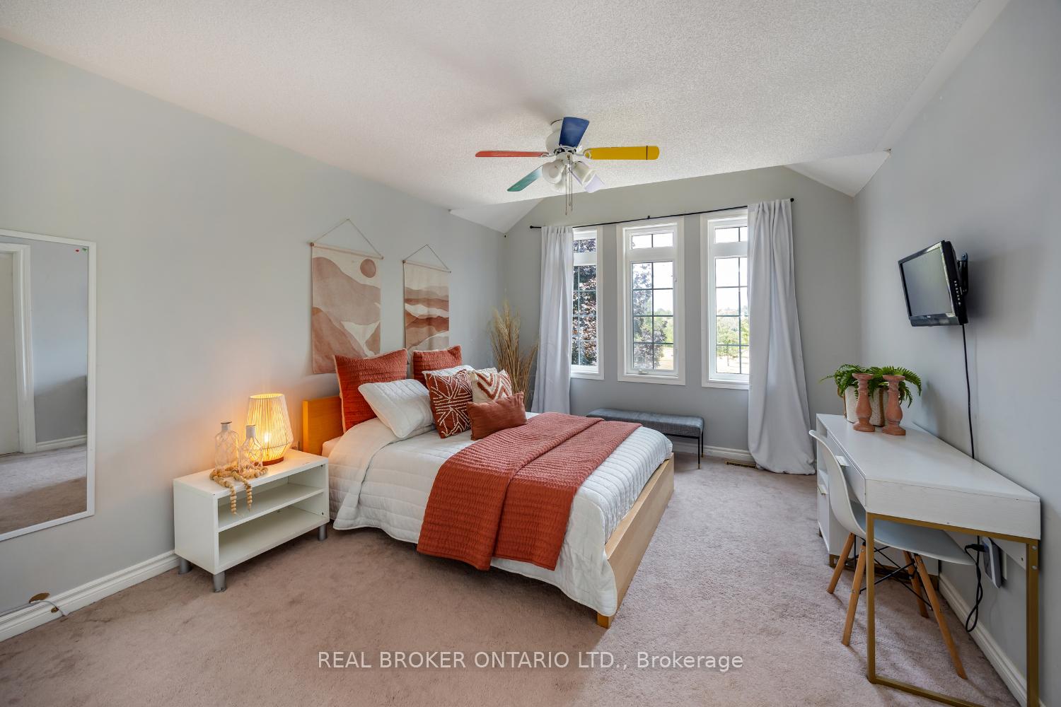 Photo 28 of 36 West Side Drive, Clarington, Bowmanville — HOMEH