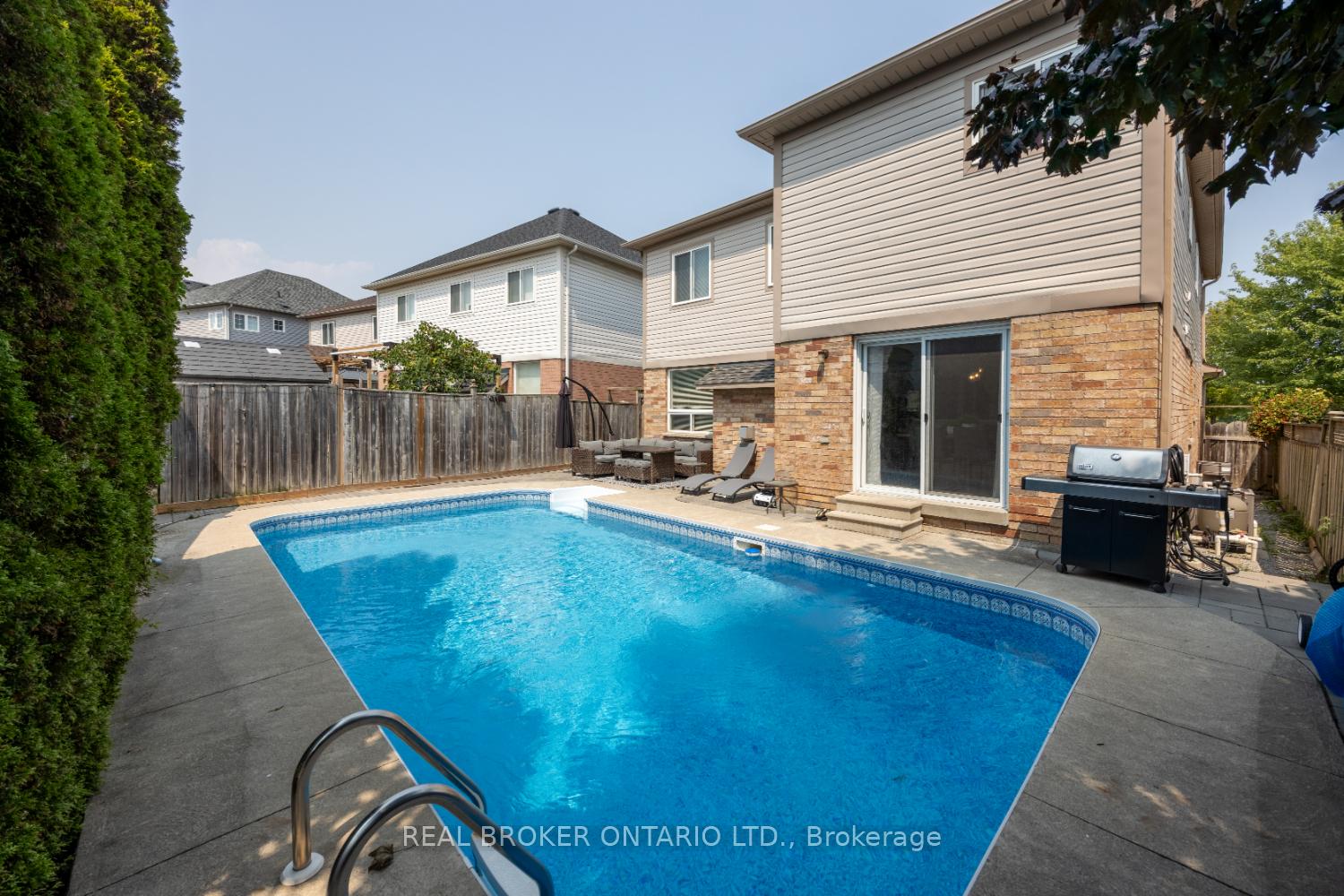 Photo 34 of 36 West Side Drive, Clarington, Bowmanville — HOMEH