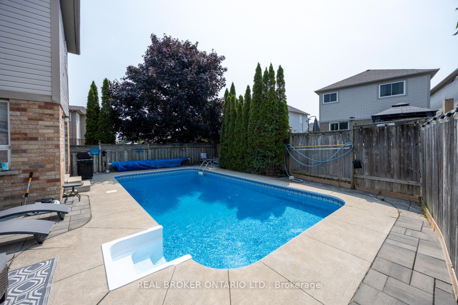 Photo 38 of 36 West Side Drive, Clarington, Bowmanville — HOMEH