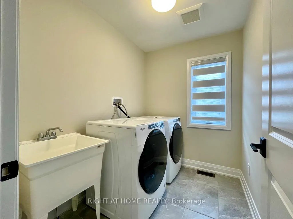 Photo 8 of 14 Sweet Cicely Street, Springwater, Midhurst — HOMEH