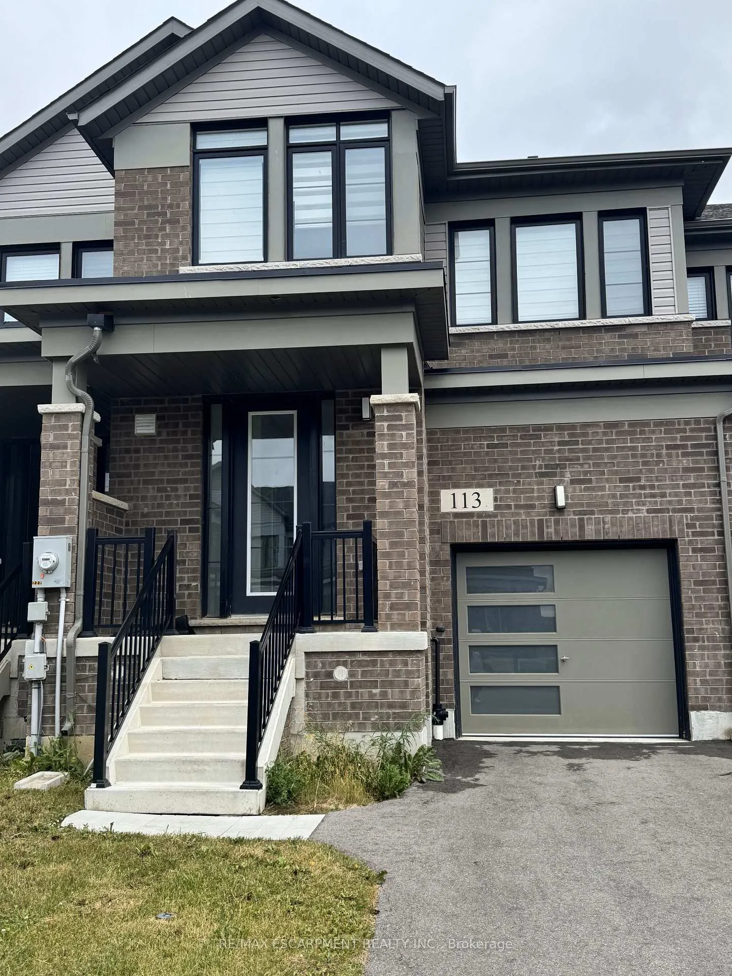 Photo 2 of 113 Freedom Crescent, Hamilton, Mount Hope — HOMEH