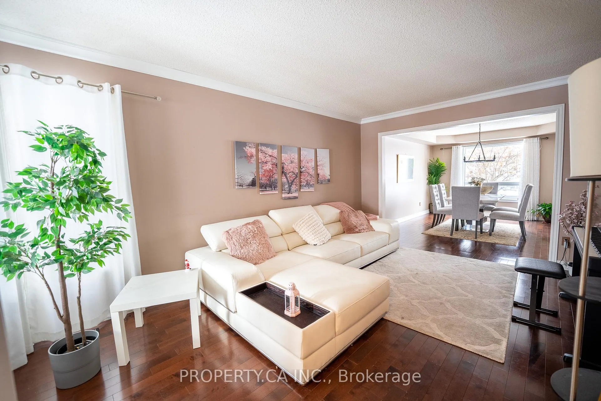 Photo 3 of 12 Wice Road, Barrie, Holly — HOMEH