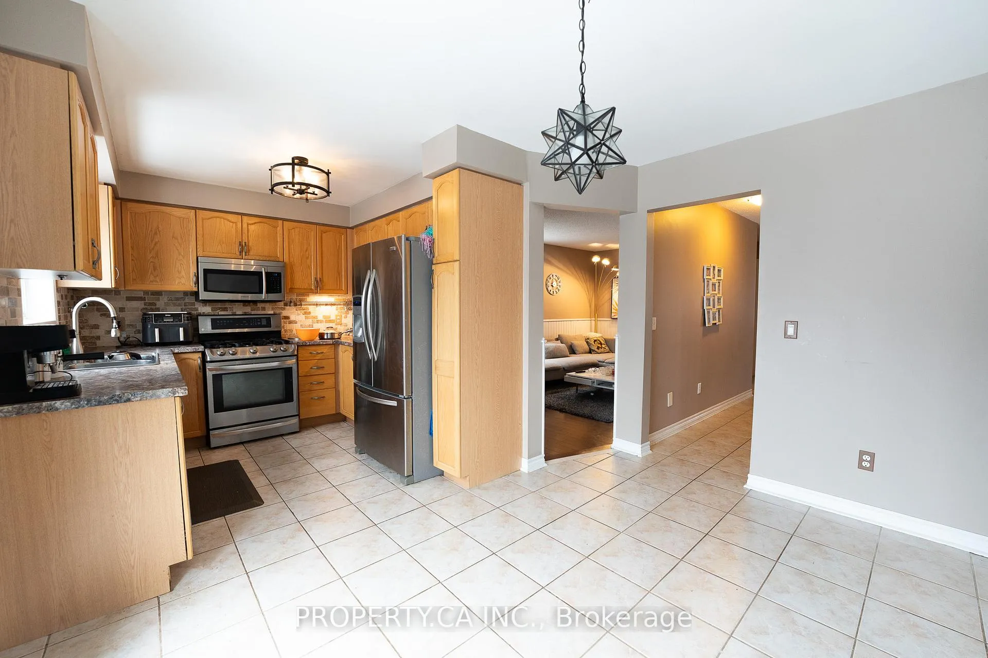 Photo 6 of 12 Wice Road, Barrie, Holly — HOMEH