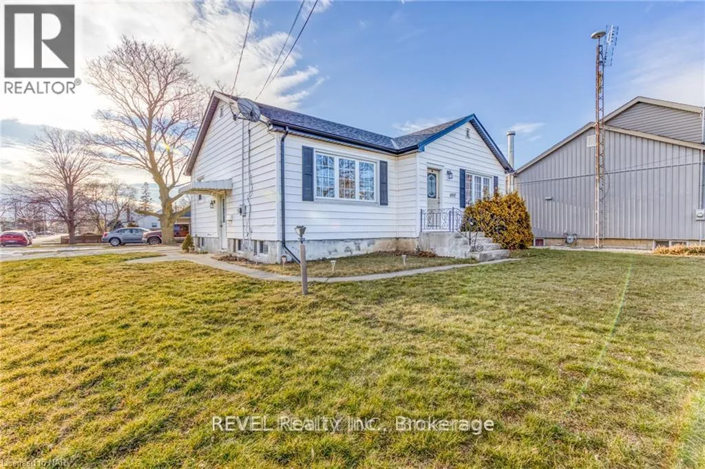 Photo 1 of 397 Grantham Avenue, St. Catharines, Carlton/Bunting — HOMEH
