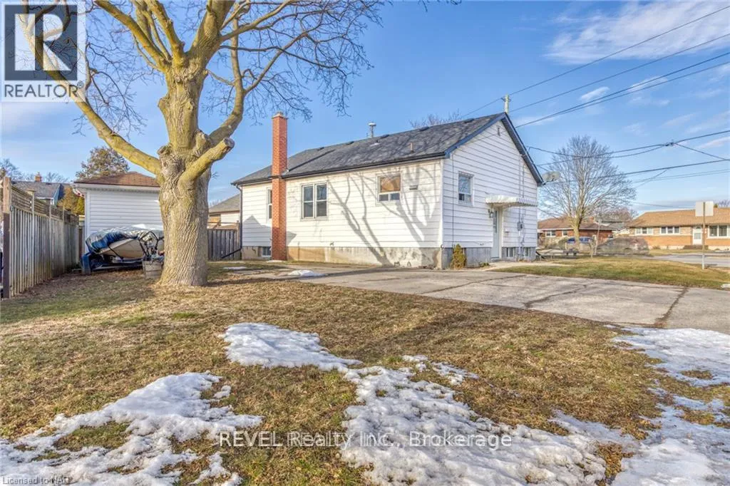 Photo 9 of 397 Grantham Avenue, St. Catharines, Carlton/Bunting — HOMEH