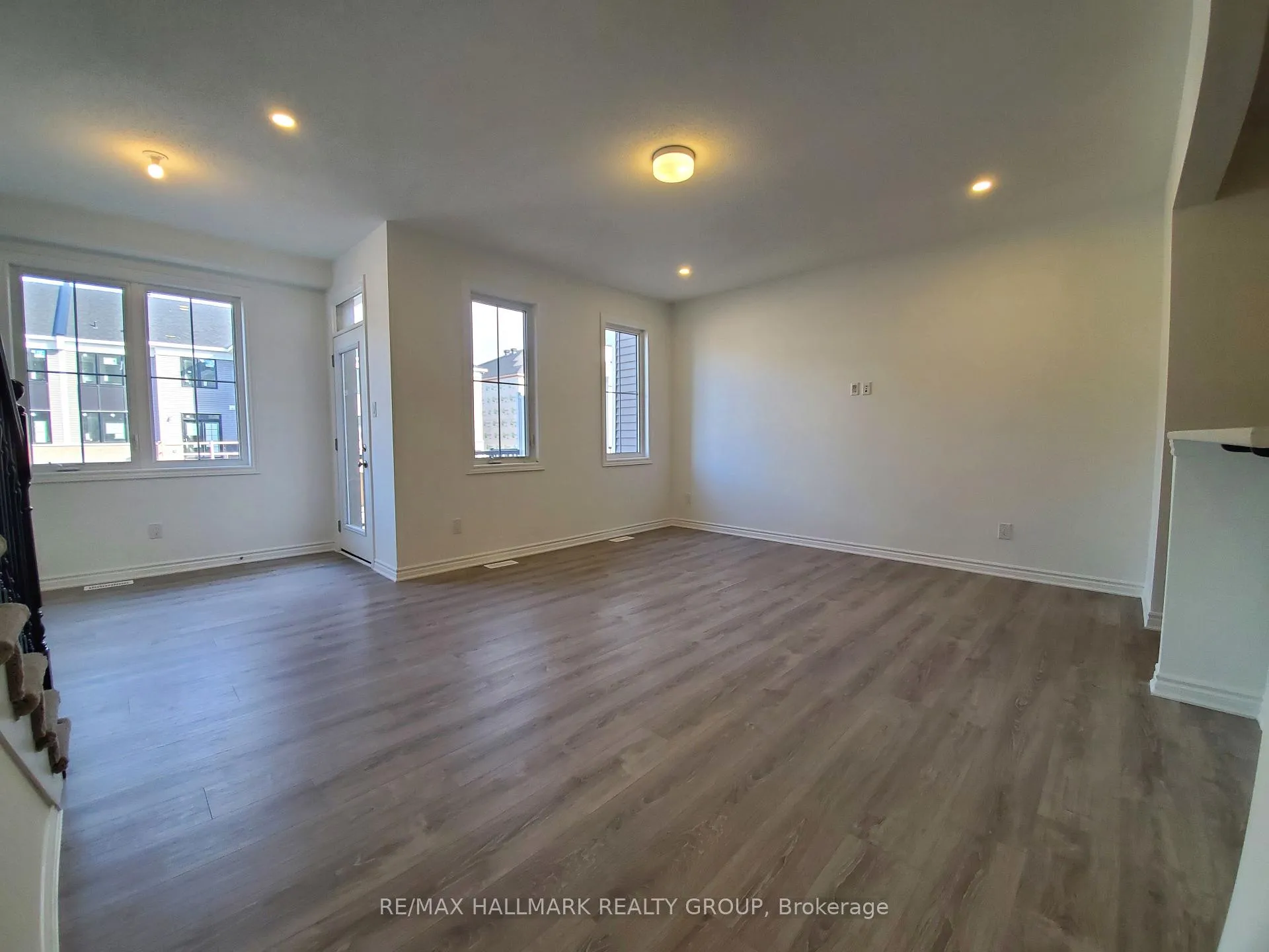 Photo 7 of 85 Ballinora Way, Ottawa, Stittsville (North) — HOMEH