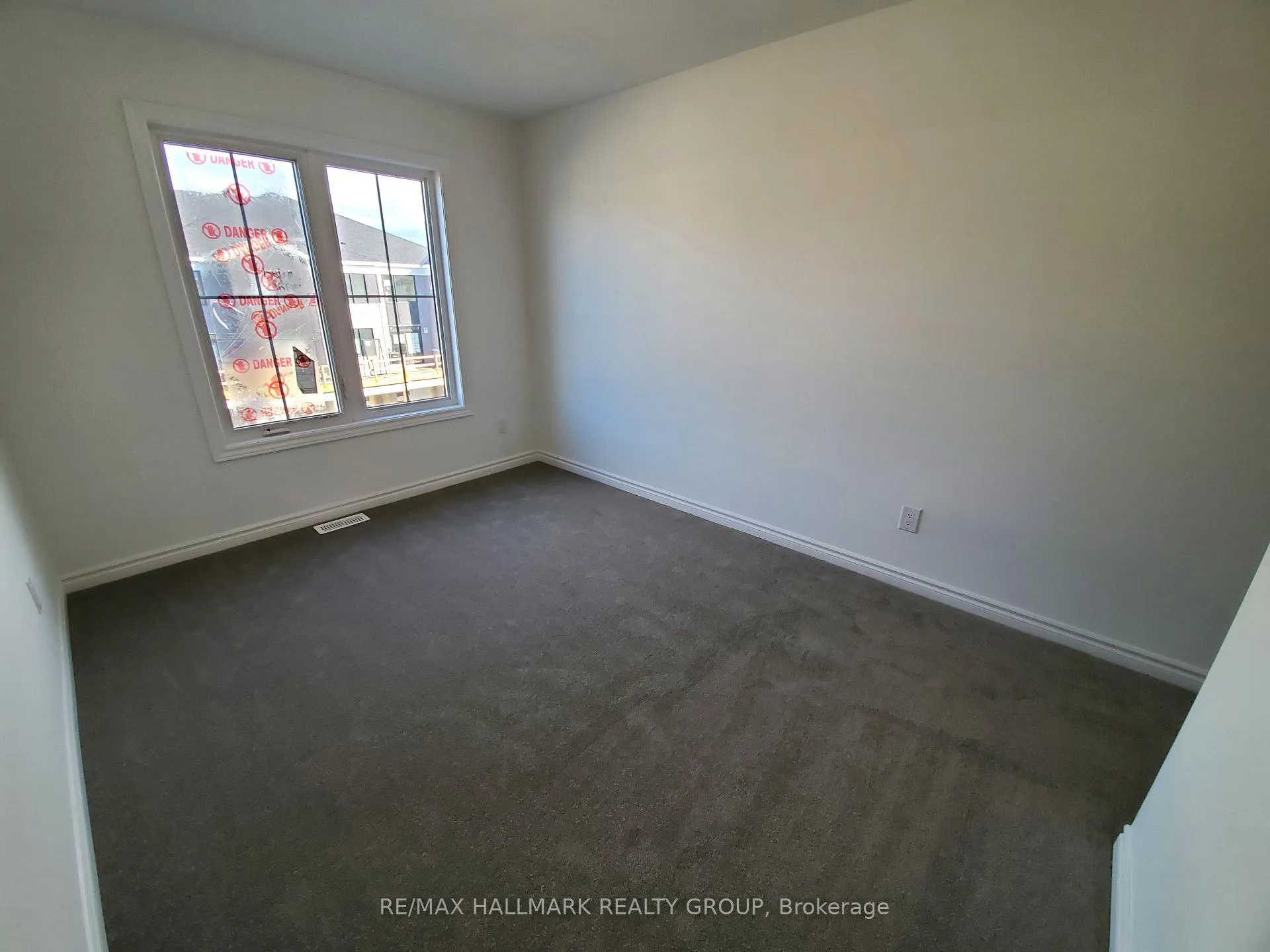 Photo 12 of 85 Ballinora Way, Ottawa, Stittsville (North) — HOMEH
