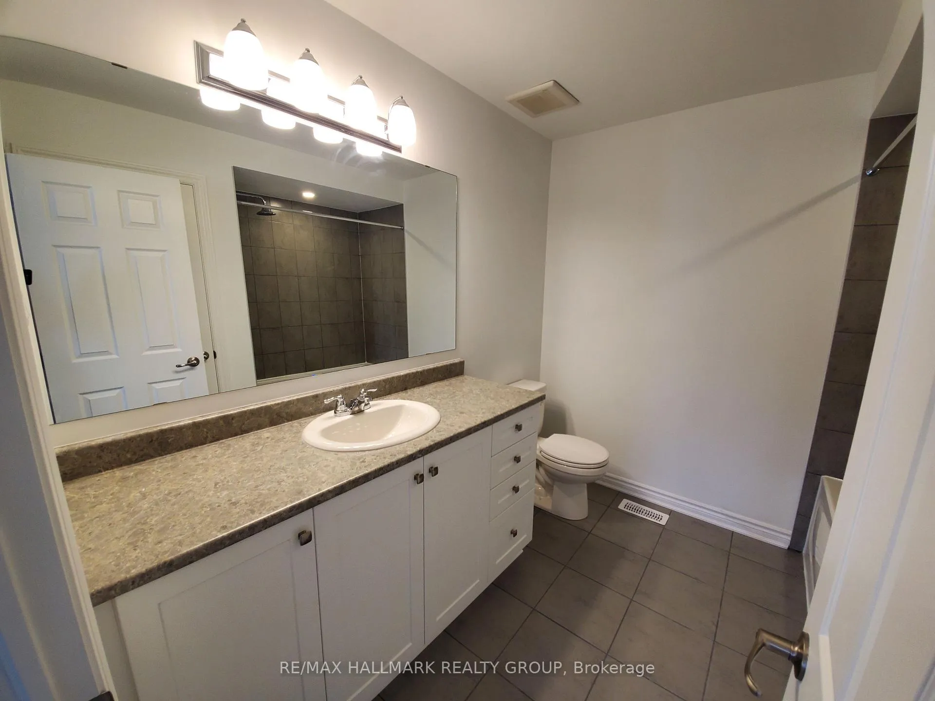 Photo 16 of 85 Ballinora Way, Ottawa, Stittsville (North) — HOMEH