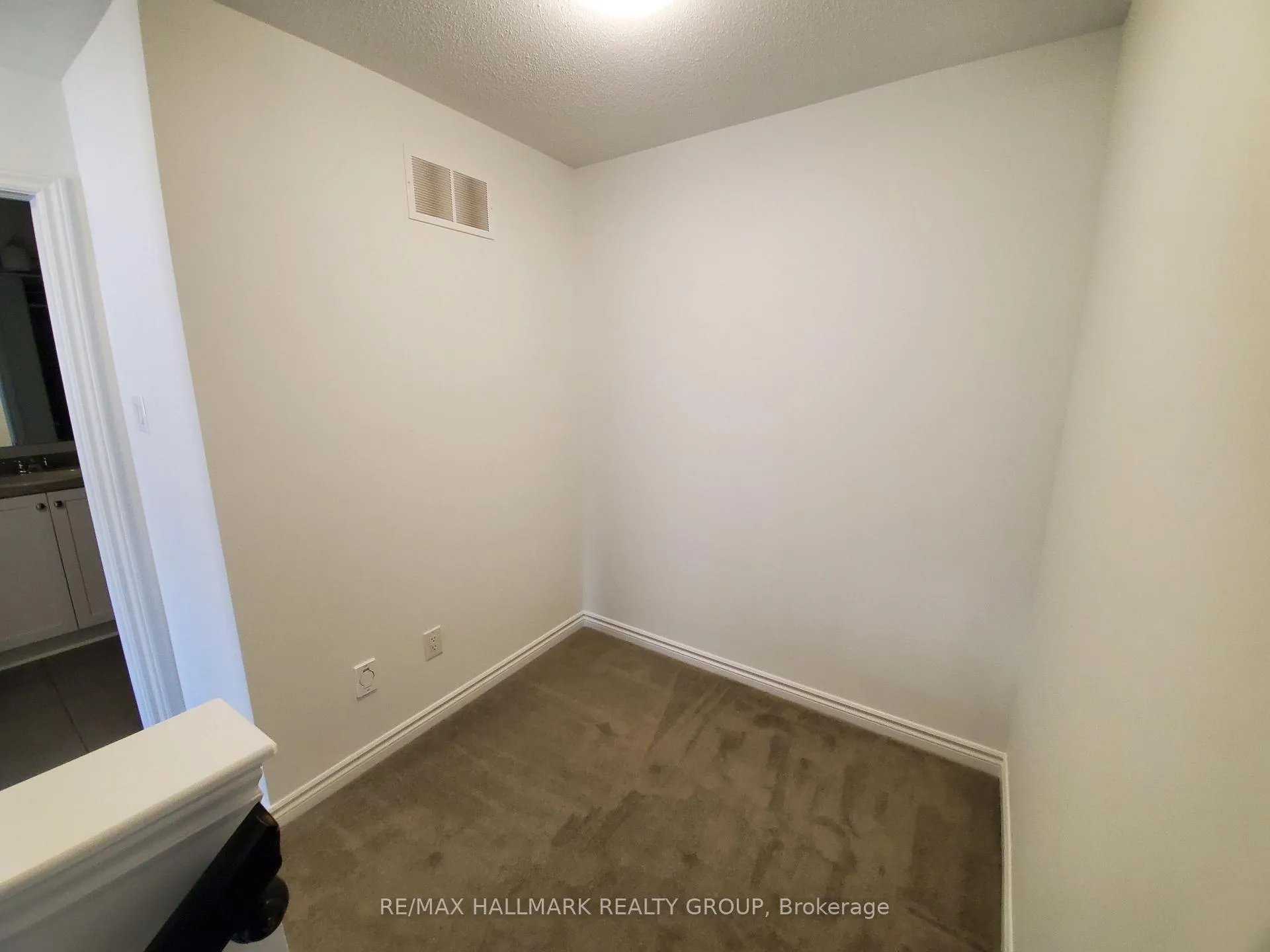 Photo 18 of 85 Ballinora Way, Ottawa, Stittsville (North) — HOMEH