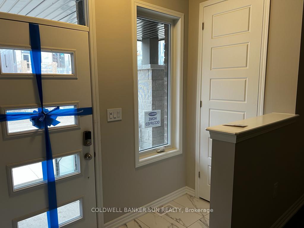 Photo 2 of 22 Keppel Circle, Brampton, Northwest Brampton — HOMEH