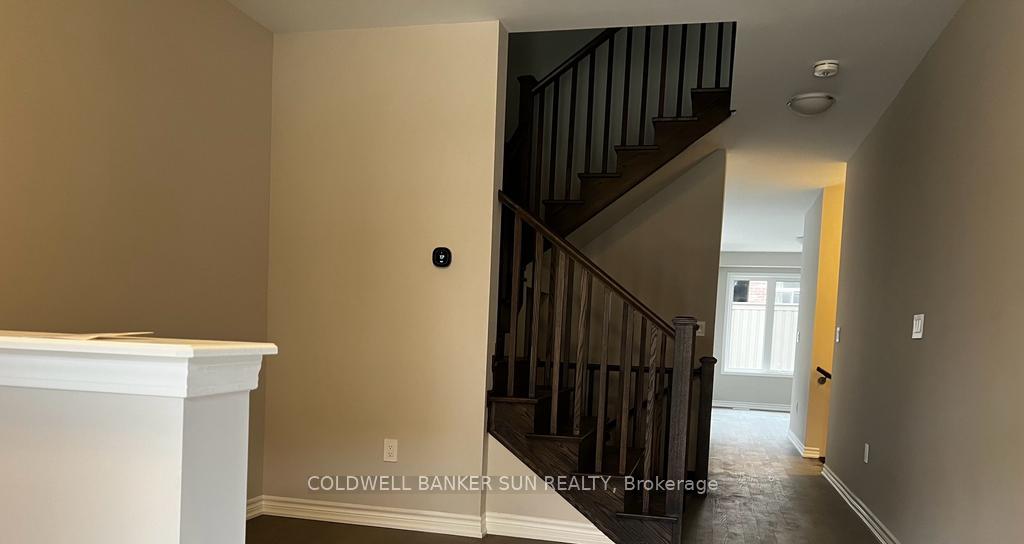 Photo 3 of 22 Keppel Circle, Brampton, Northwest Brampton — HOMEH