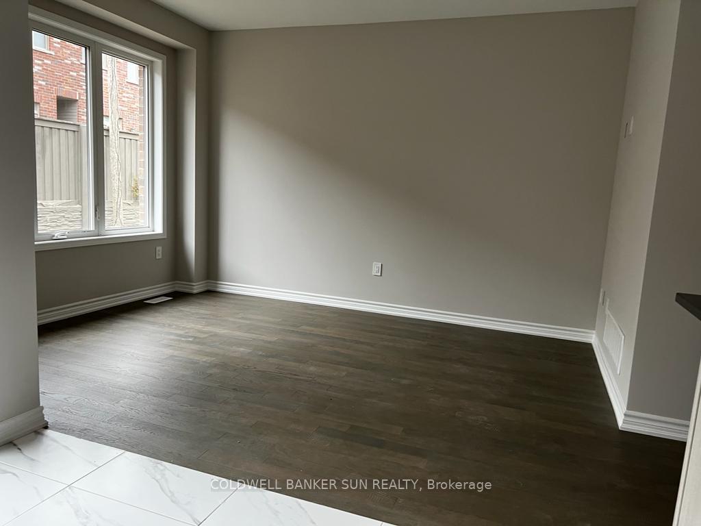 Photo 9 of 22 Keppel Circle, Brampton, Northwest Brampton — HOMEH