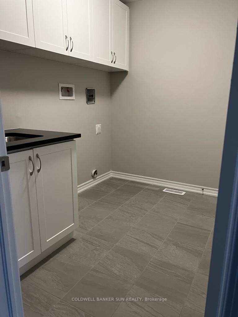 Photo 13 of 22 Keppel Circle, Brampton, Northwest Brampton — HOMEH