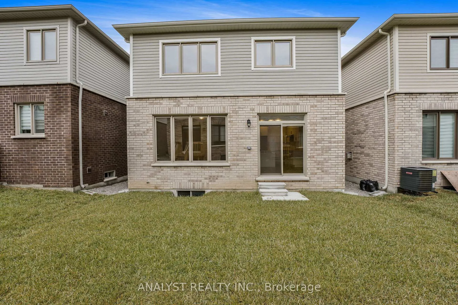Photo 42 of 11 Gemini Drive, Barrie, Rural Barrie Southeast — HOMEH