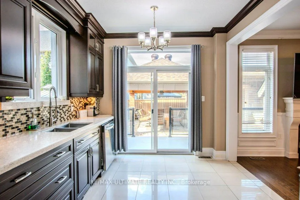 Photo 11 of Unit Upper, 38 Catherine Drive, Barrie, Painswick South — HOMEH
