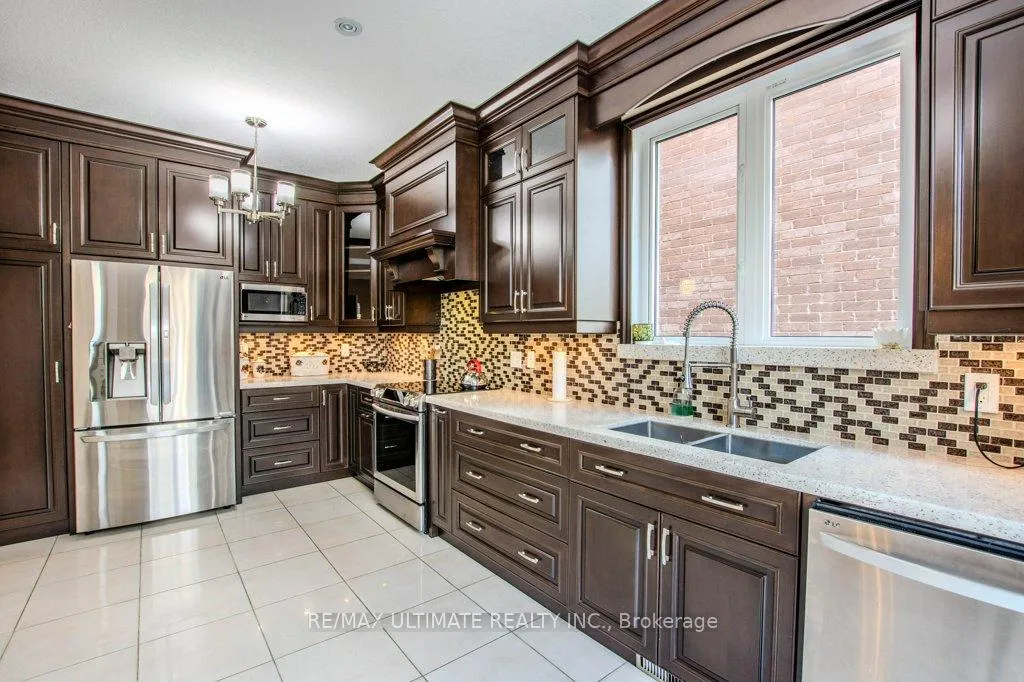 Photo 14 of Unit Upper, 38 Catherine Drive, Barrie, Painswick South — HOMEH
