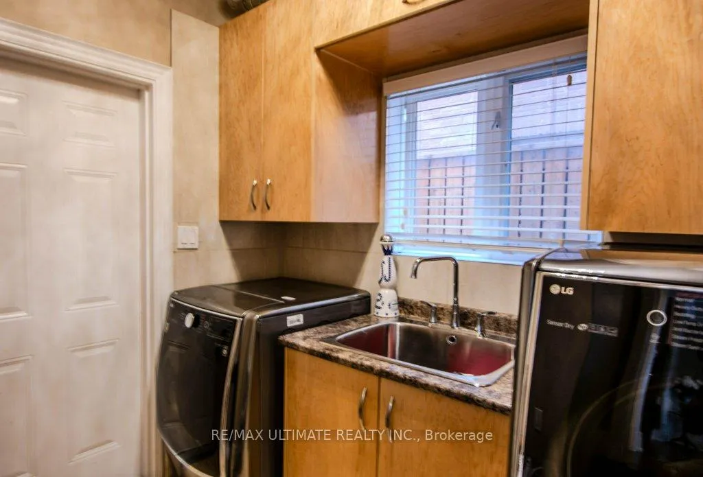 Photo 15 of Unit Upper, 38 Catherine Drive, Barrie, Painswick South — HOMEH