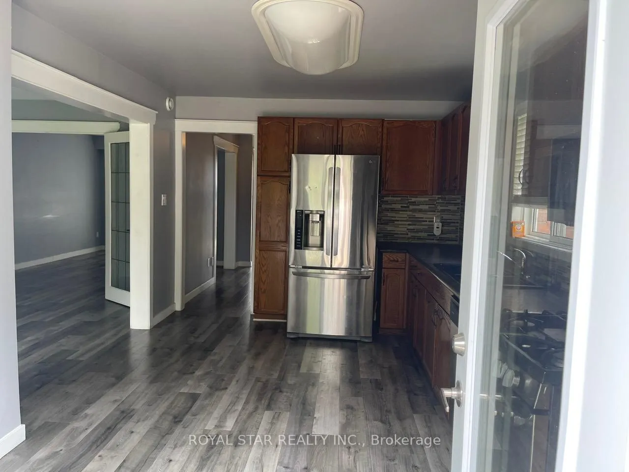 Photo 3 of 563 Park Avenue, Shelburne — HOMEH