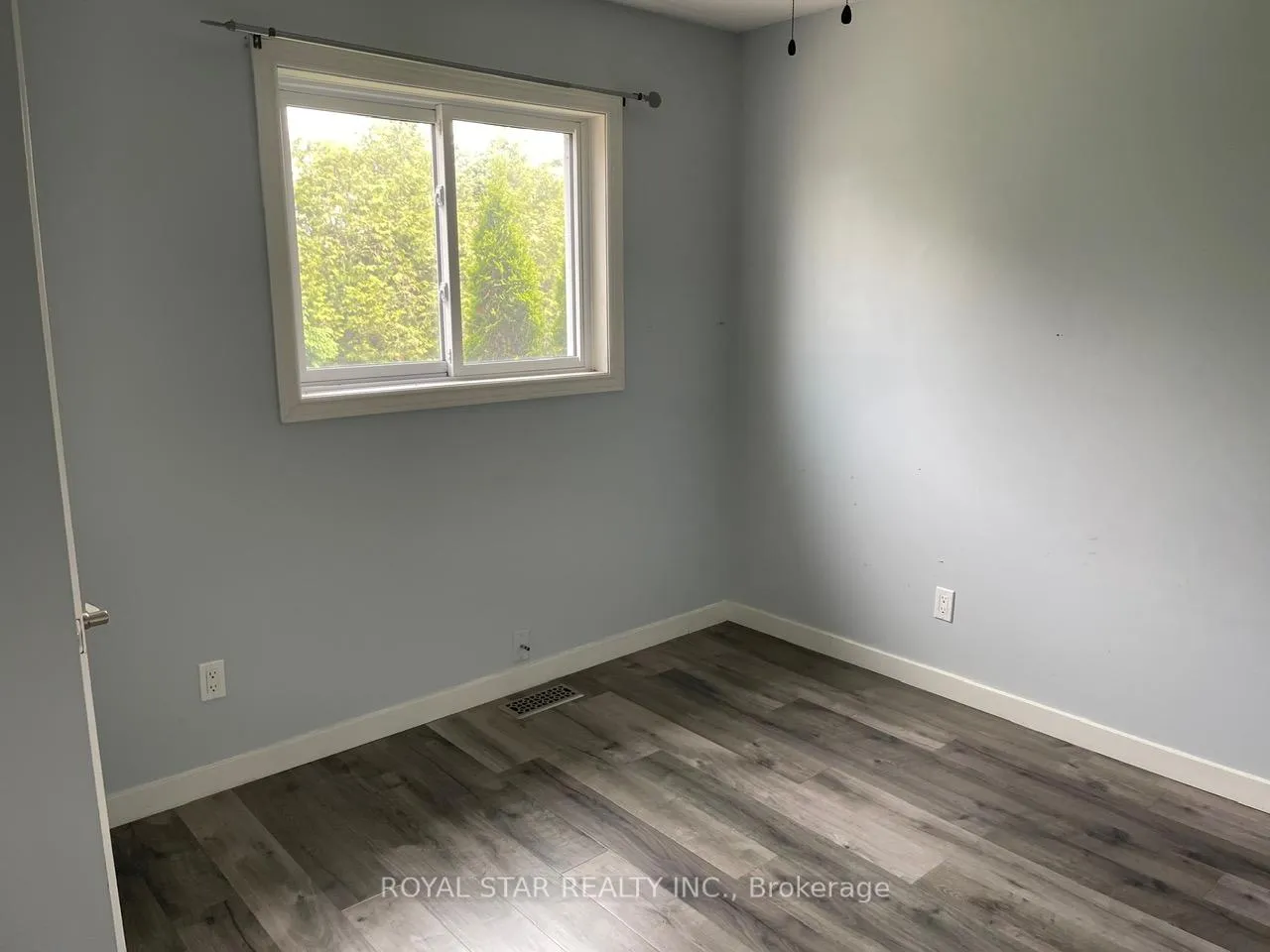Photo 17 of 563 Park Avenue, Shelburne — HOMEH