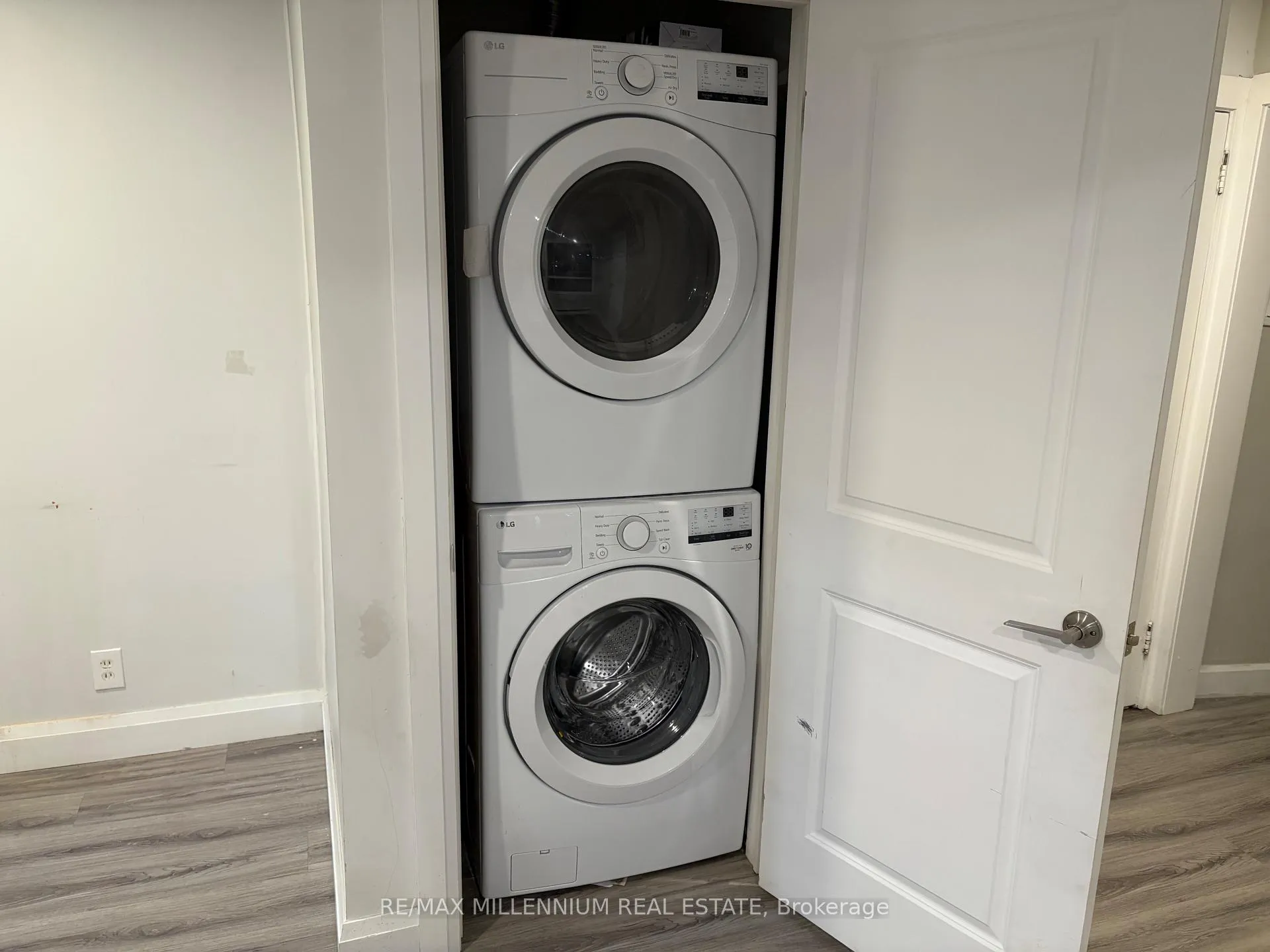 Photo 10 of Unit 2, 1396 Wilson Road N, Oshawa, Taunton — HOMEH