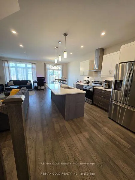 Photo 5 of 7154 Parsa Street, Niagara Falls, Brown — HOMEH