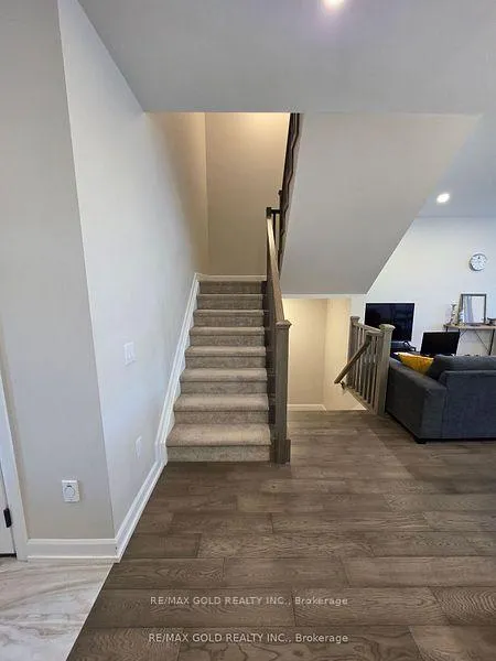 Photo 9 of 7154 Parsa Street, Niagara Falls, Brown — HOMEH