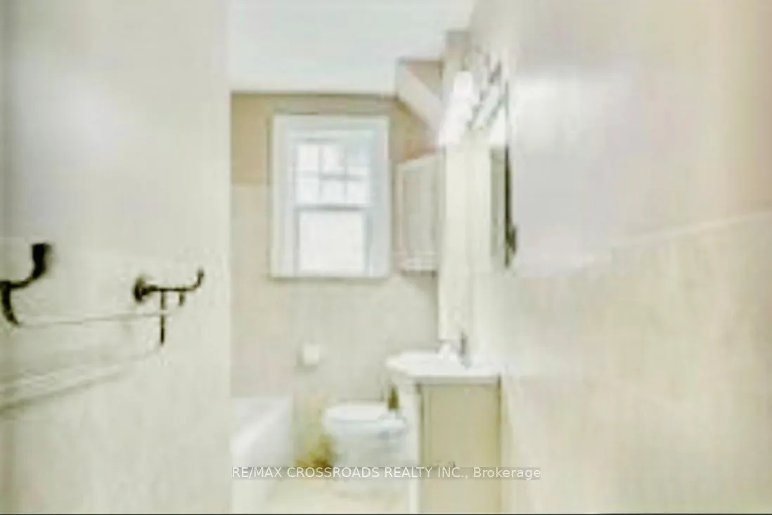 Photo 9 of Unit Main, 69 Lawrence Avenue E, Toronto, Lawrence Park South — HOMEH