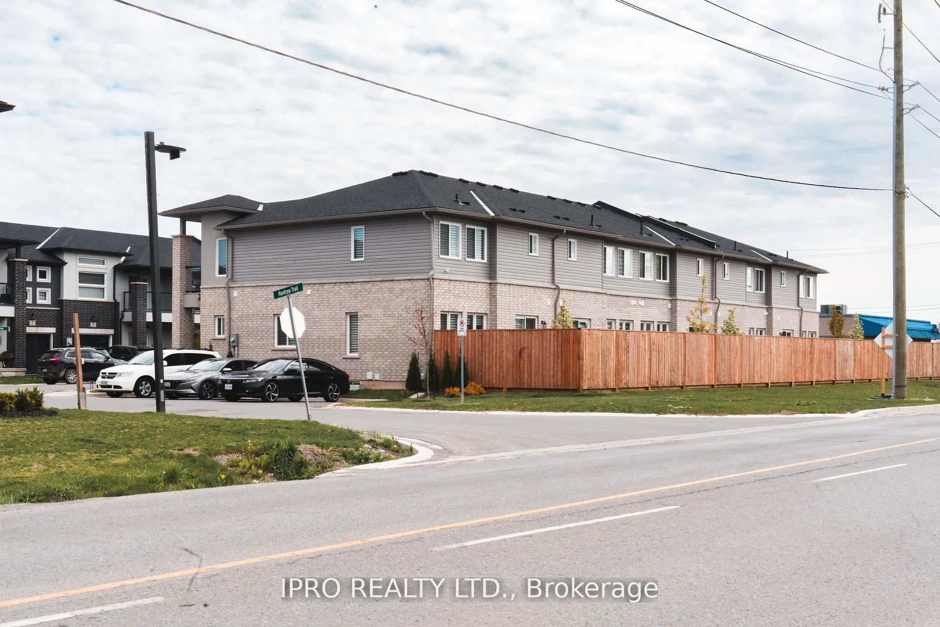 Photo 39 of 13 Mann Trail, Welland, Hwy 406/Welland — HOMEH