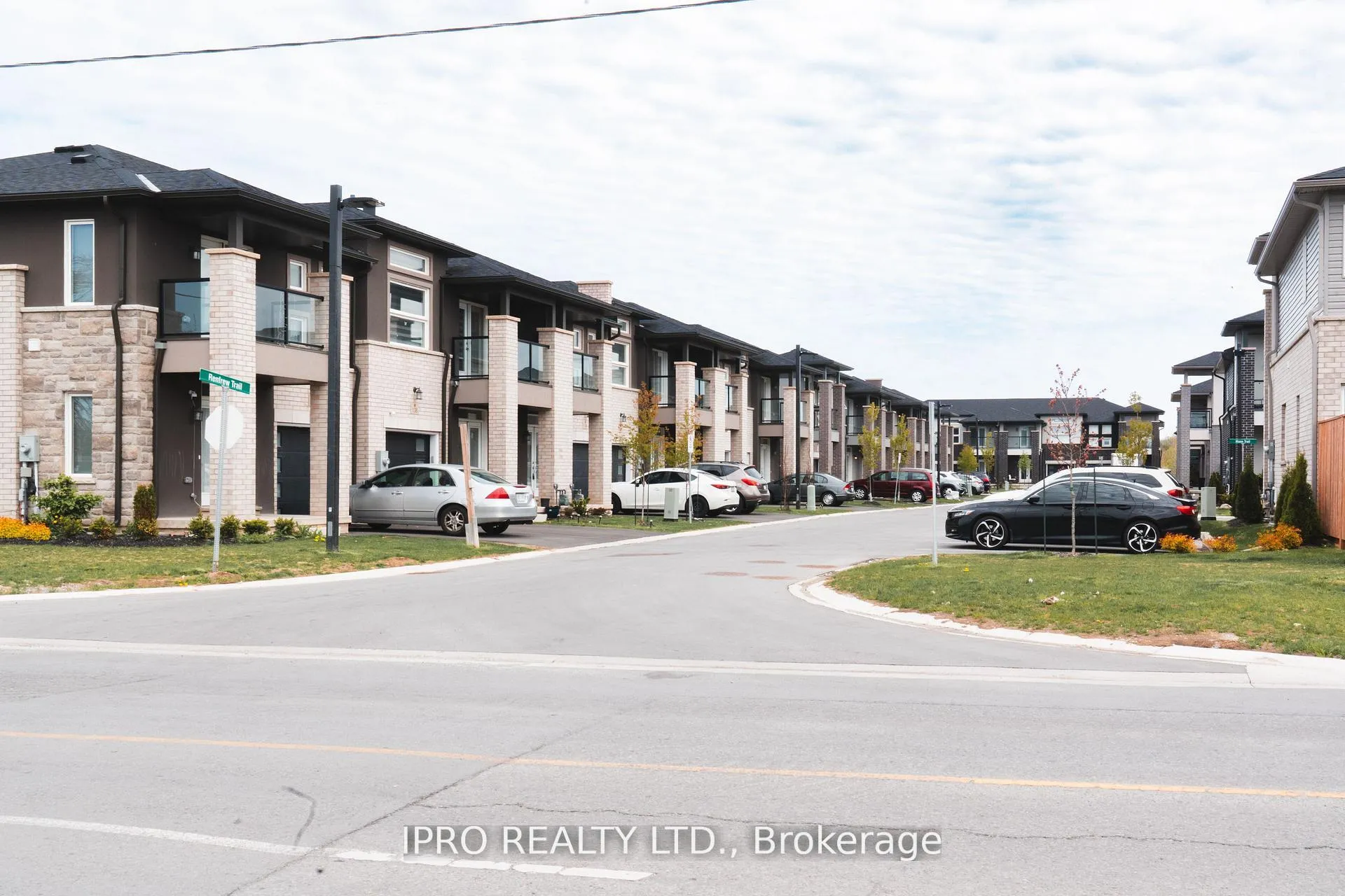 Photo 40 of 13 Mann Trail, Welland, Hwy 406/Welland — HOMEH