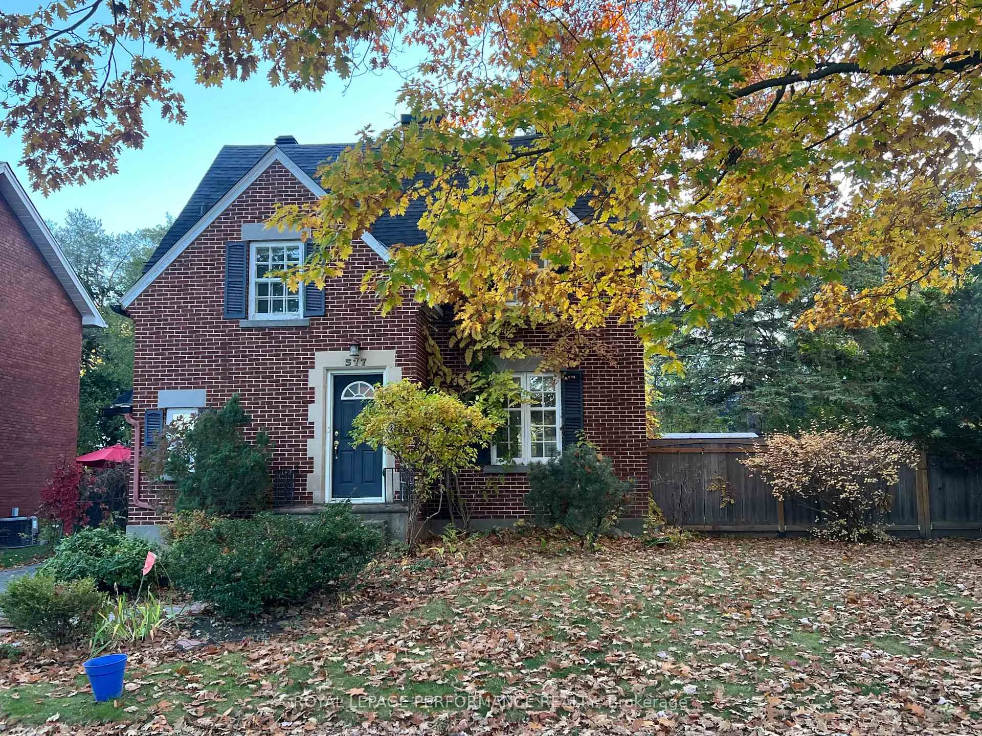 Photo 2 of 577 Mansfield Avenue S, Ottawa, McKellar Heights/Glabar Park — HOMEH