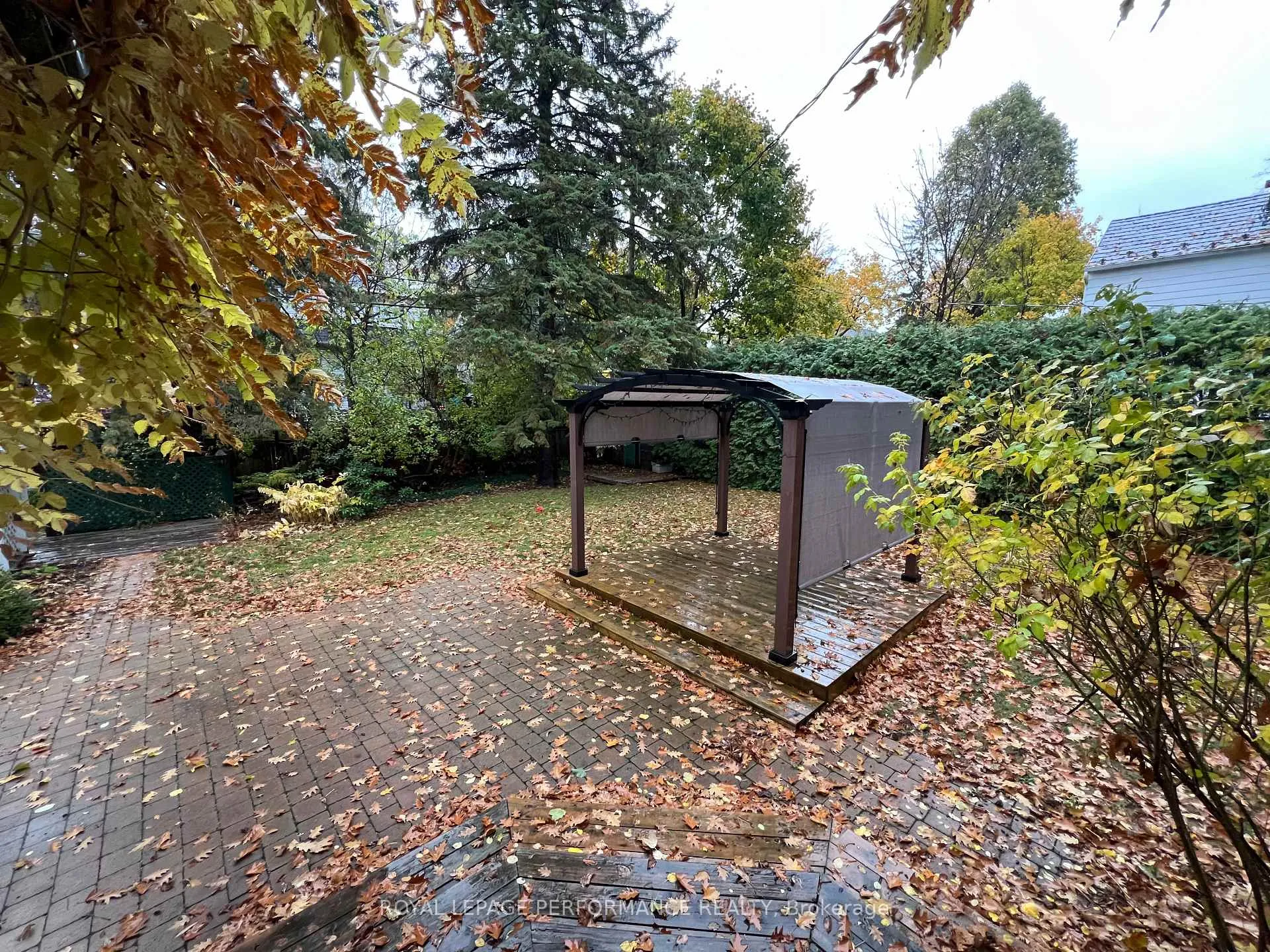 Photo 4 of 577 Mansfield Avenue S, Ottawa, McKellar Heights/Glabar Park — HOMEH