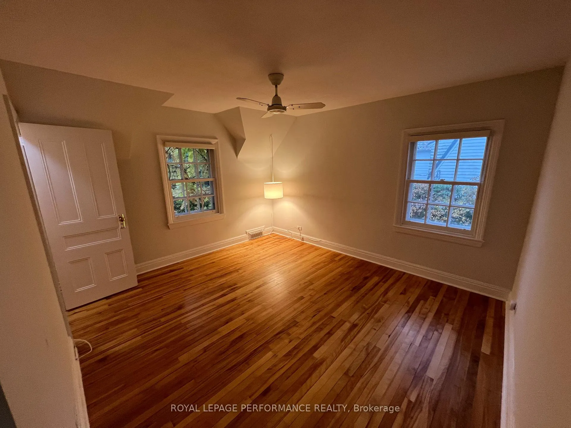 Photo 13 of 577 Mansfield Avenue S, Ottawa, McKellar Heights/Glabar Park — HOMEH