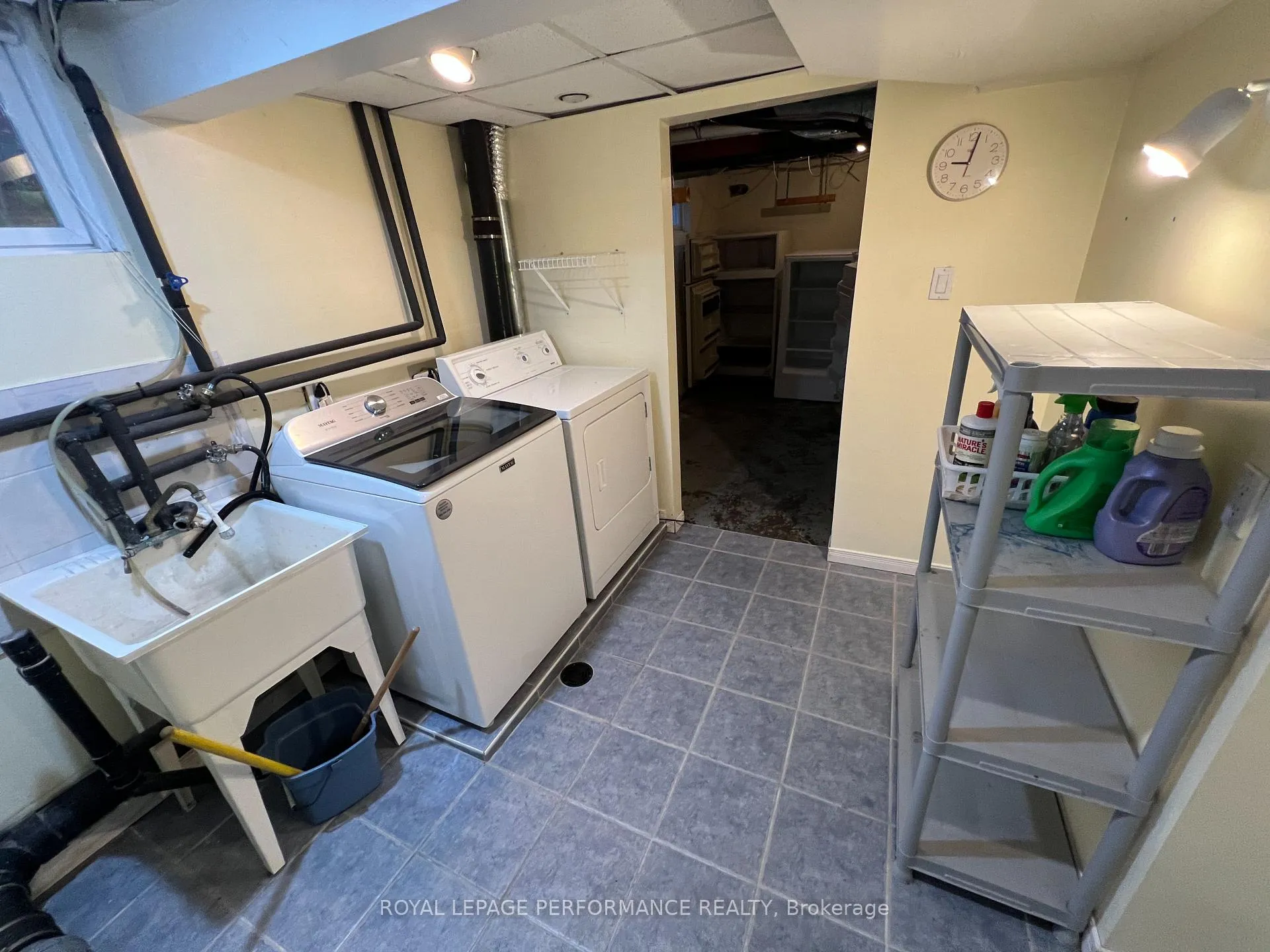 Photo 19 of 577 Mansfield Avenue S, Ottawa, McKellar Heights/Glabar Park — HOMEH