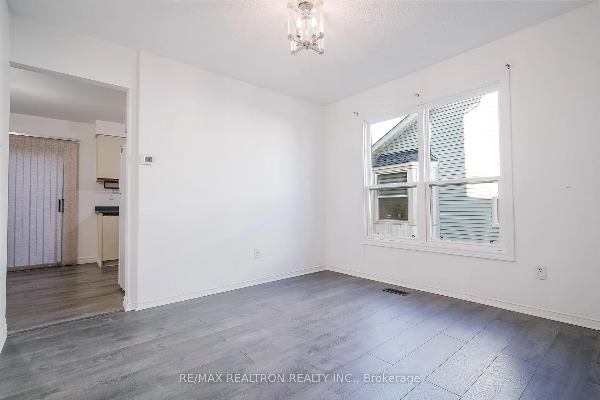 Photo 14 of 1069 Ripley Crescent, Oshawa, Pinecrest — HOMEH