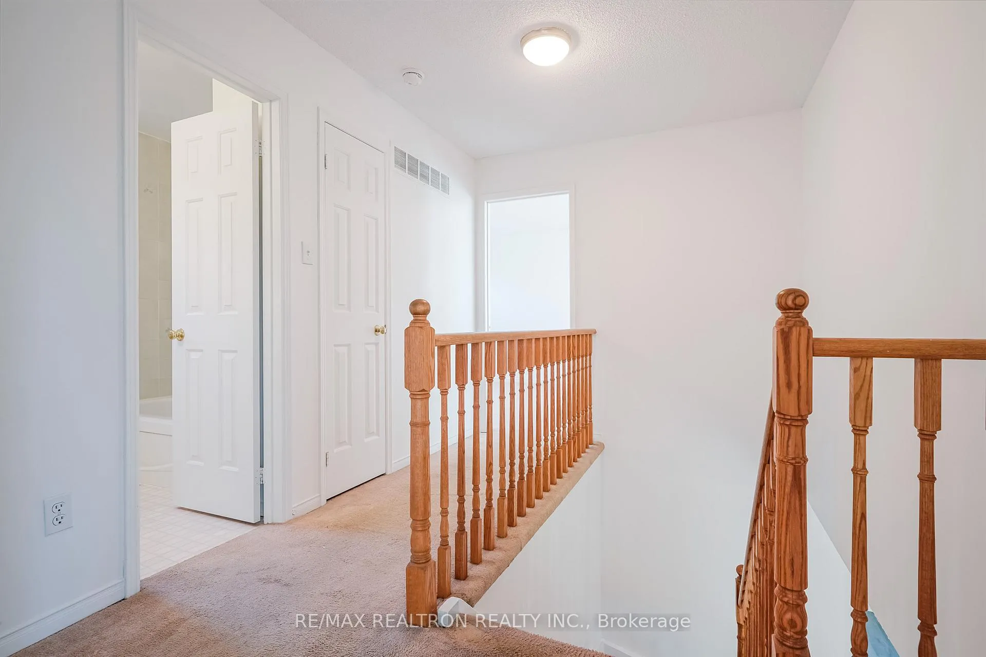 Photo 23 of 1069 Ripley Crescent, Oshawa, Pinecrest — HOMEH