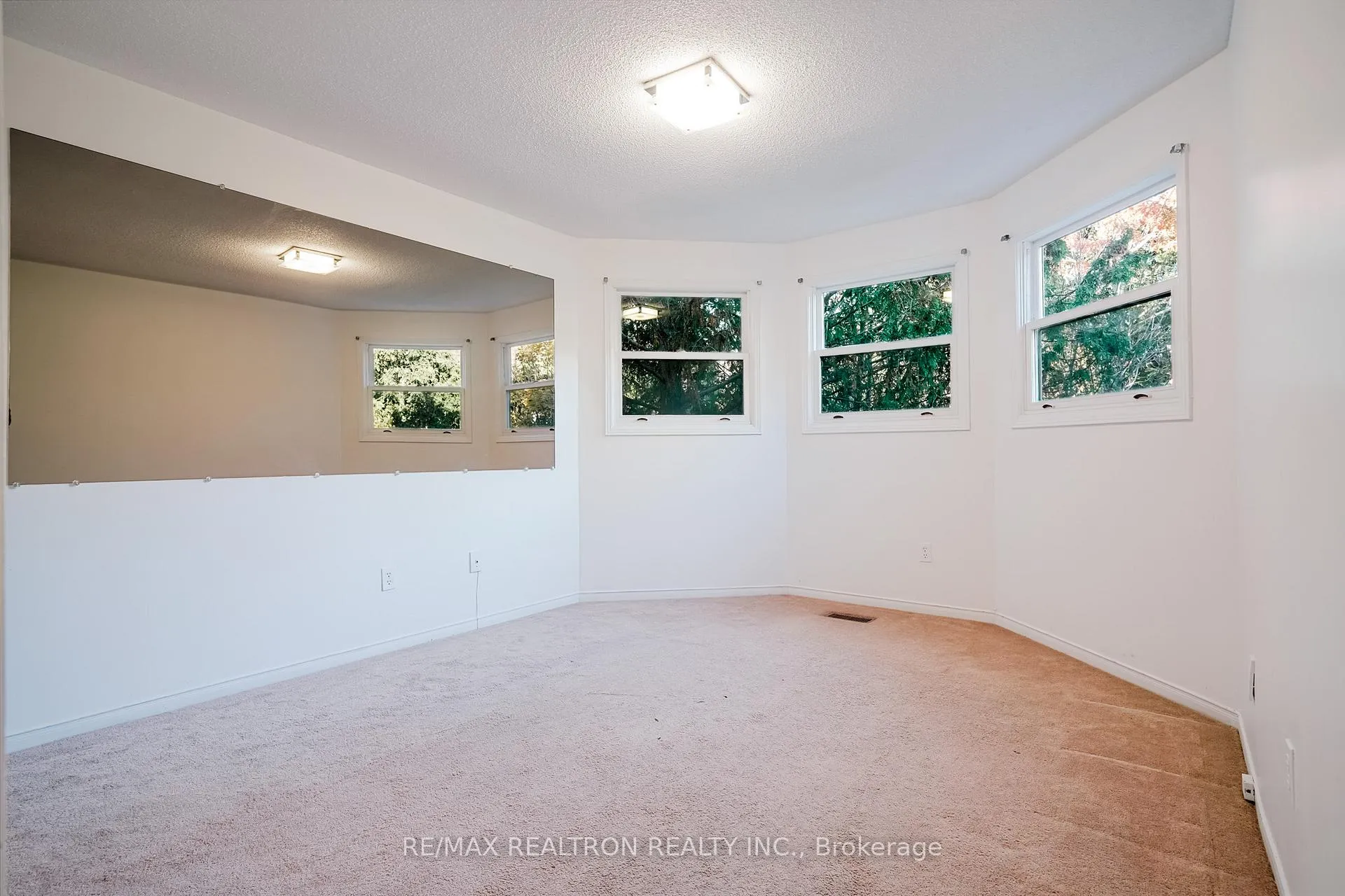 Photo 25 of 1069 Ripley Crescent, Oshawa, Pinecrest — HOMEH