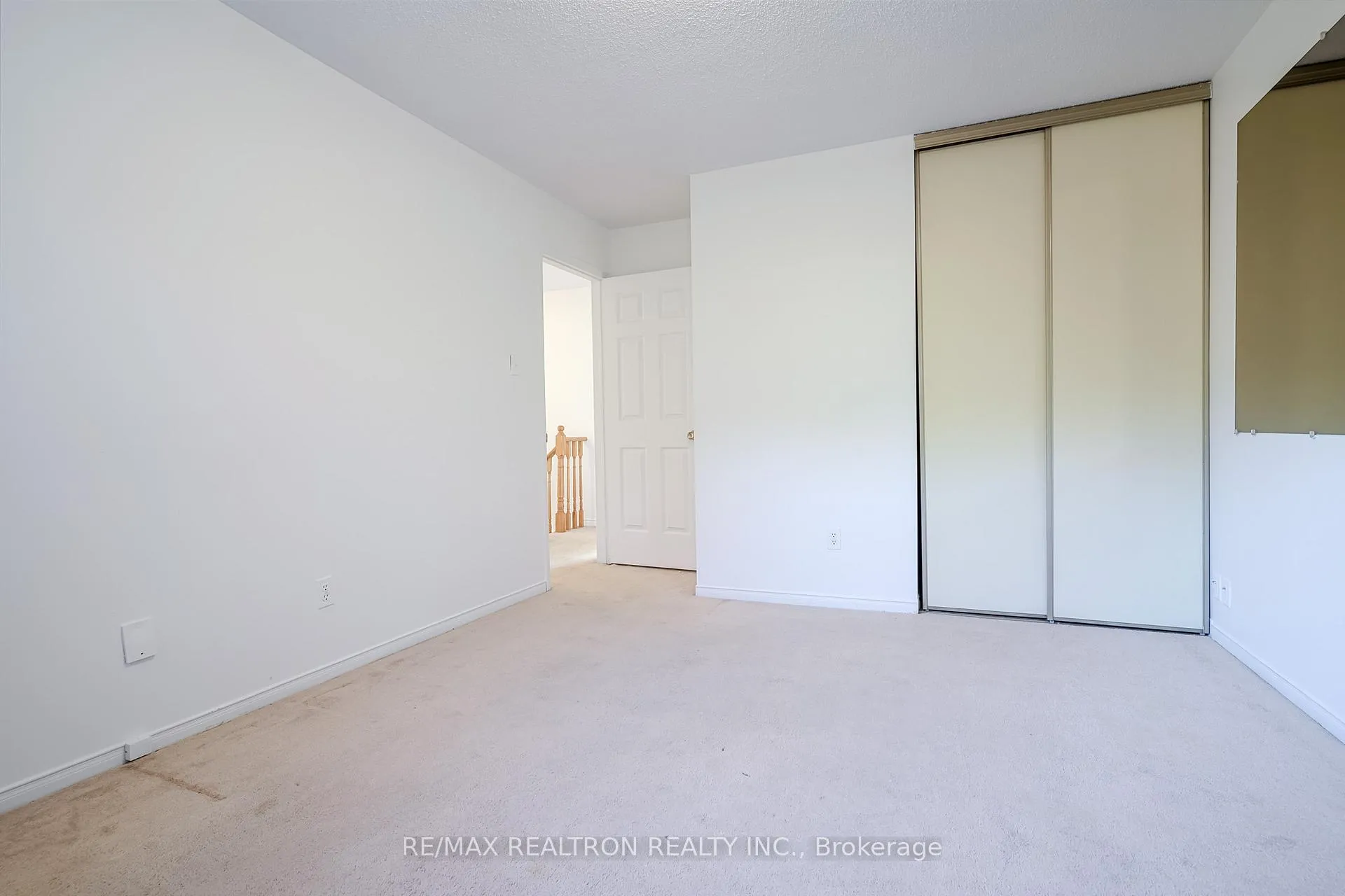 Photo 26 of 1069 Ripley Crescent, Oshawa, Pinecrest — HOMEH