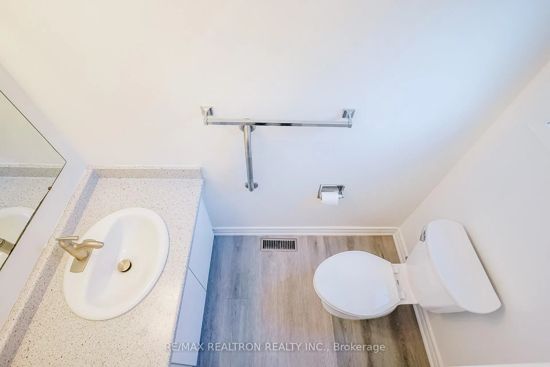 Photo 32 of 1069 Ripley Crescent, Oshawa, Pinecrest — HOMEH