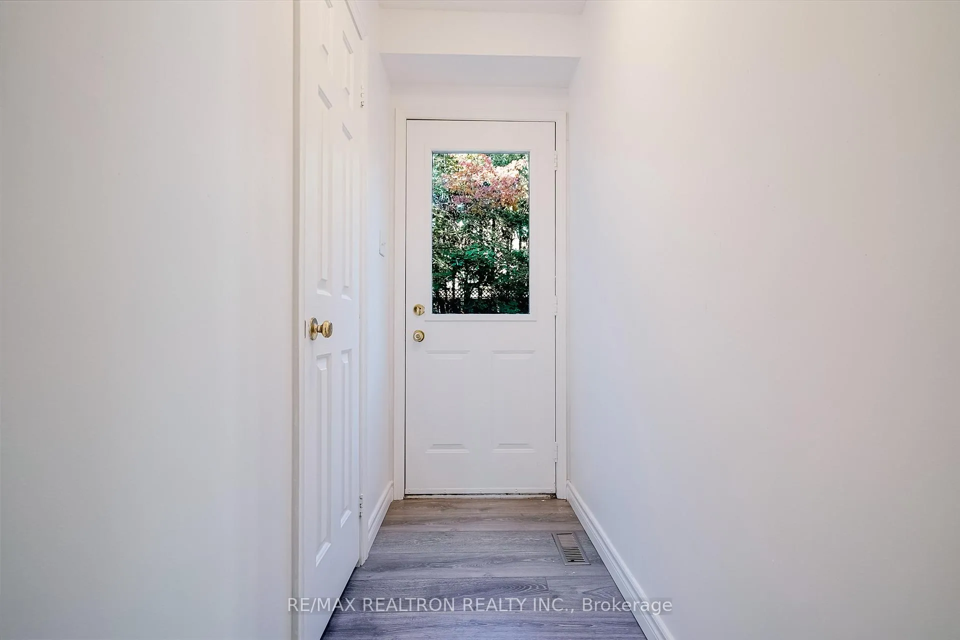 Photo 38 of 1069 Ripley Crescent, Oshawa, Pinecrest — HOMEH