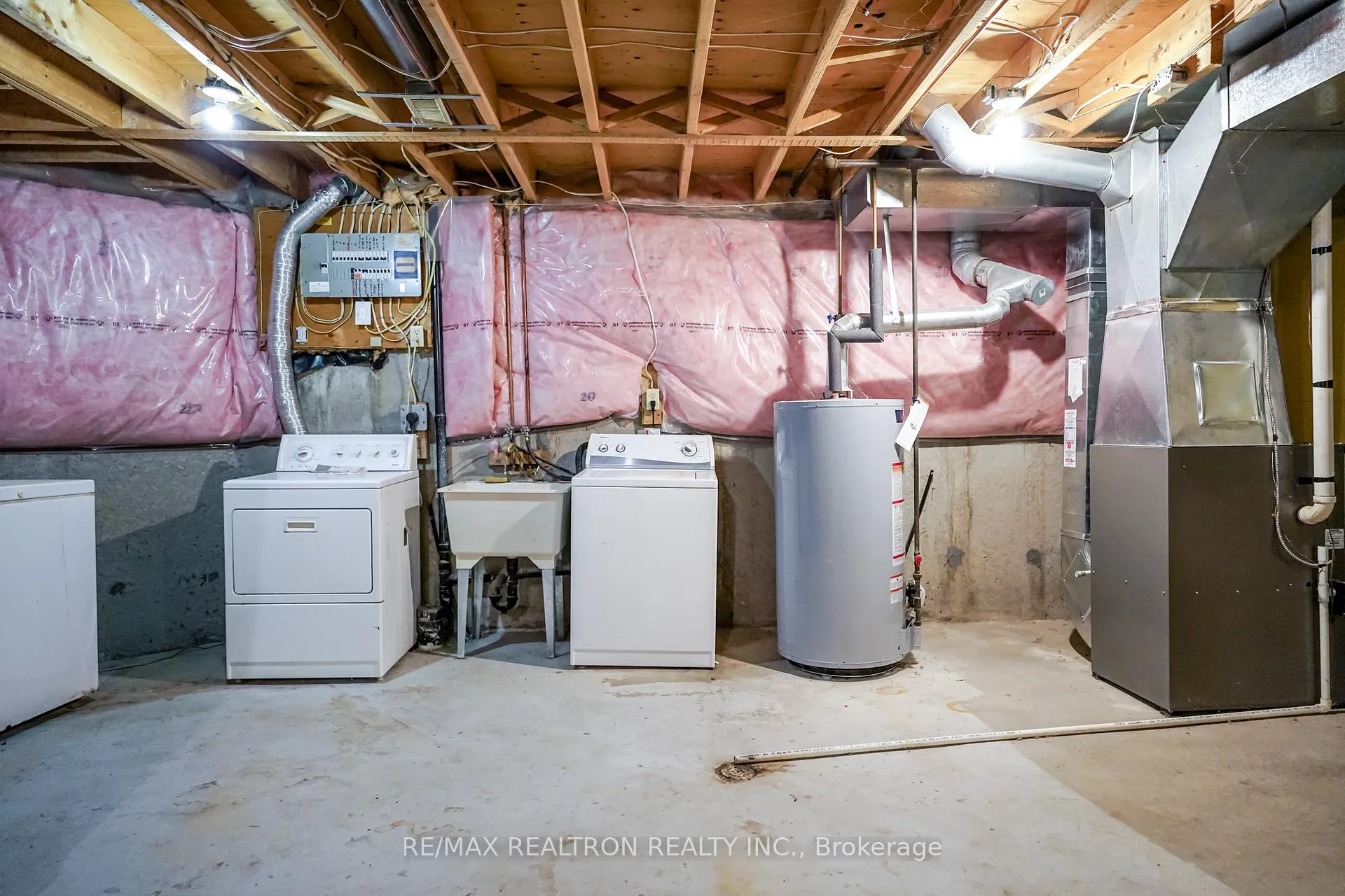Photo 40 of 1069 Ripley Crescent, Oshawa, Pinecrest — HOMEH