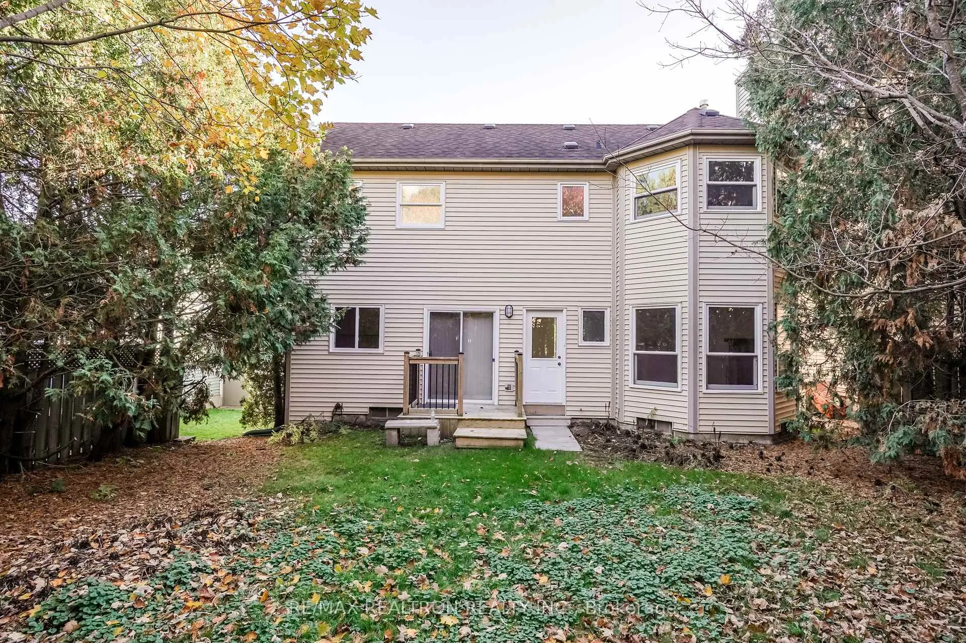 Photo 42 of 1069 Ripley Crescent, Oshawa, Pinecrest — HOMEH