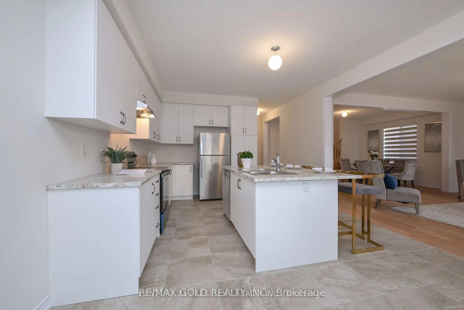 Photo 13 of 161 Terry Fox Drive, Barrie, Rural Barrie Southeast — HOMEH