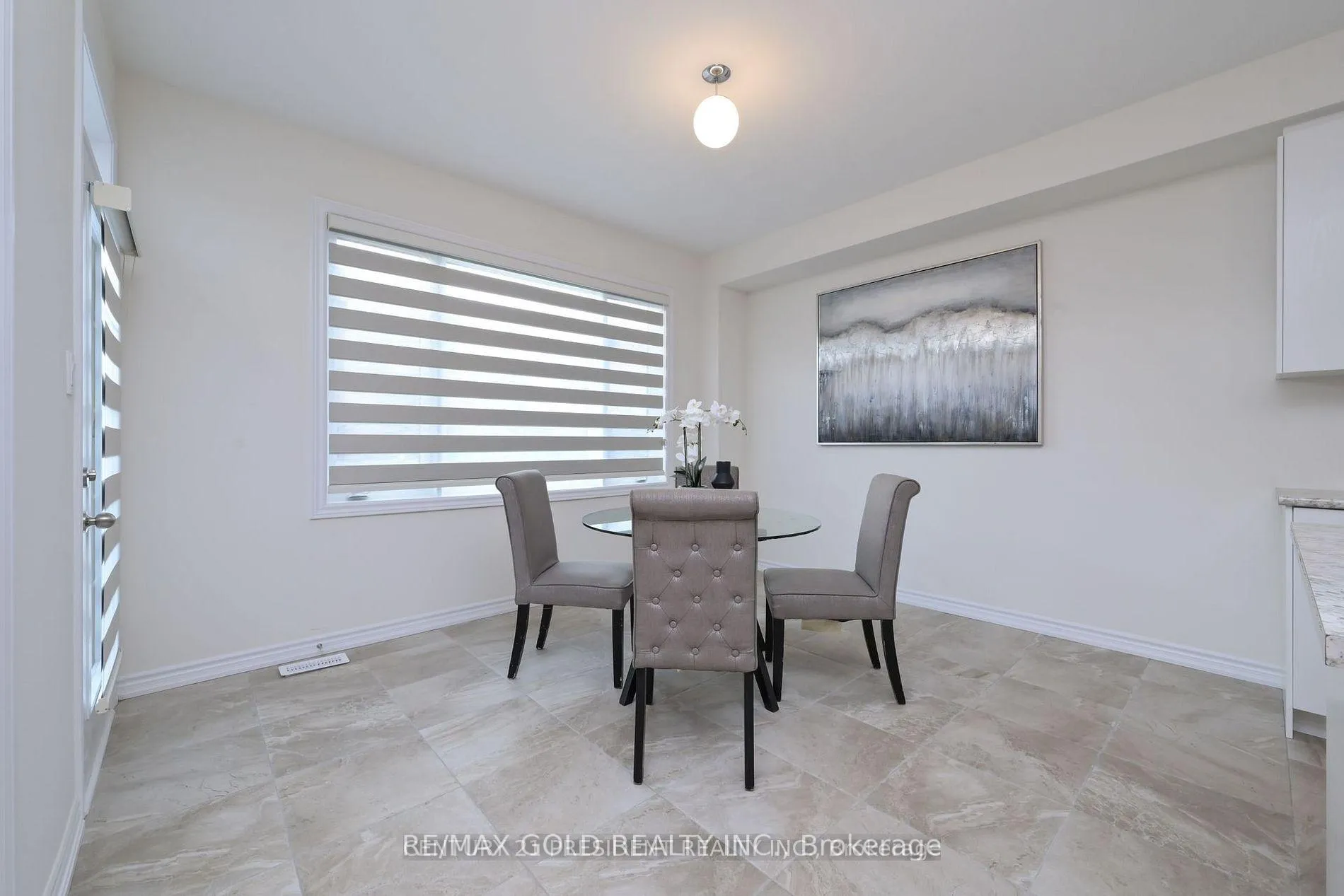 Photo 14 of 161 Terry Fox Drive, Barrie, Rural Barrie Southeast — HOMEH