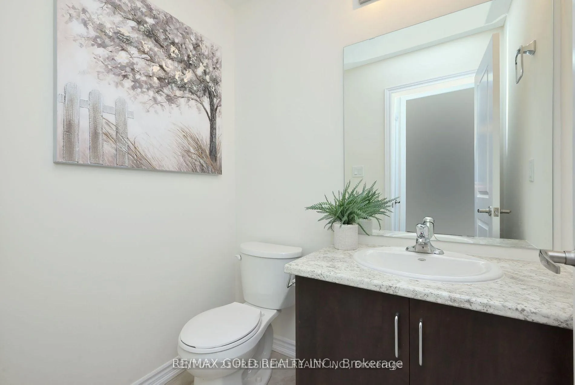 Photo 17 of 161 Terry Fox Drive, Barrie, Rural Barrie Southeast — HOMEH